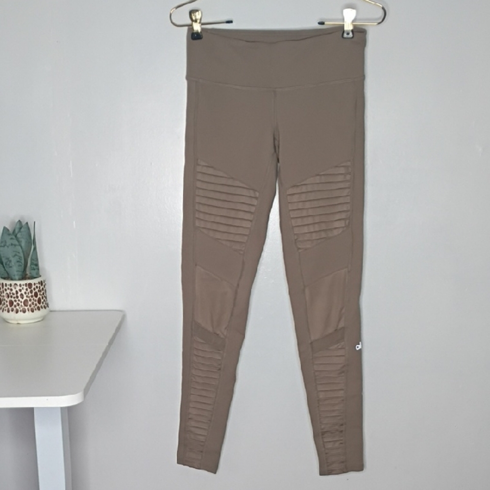 Alo Yoga High-Waist Moto Leggings Womens size XS beige